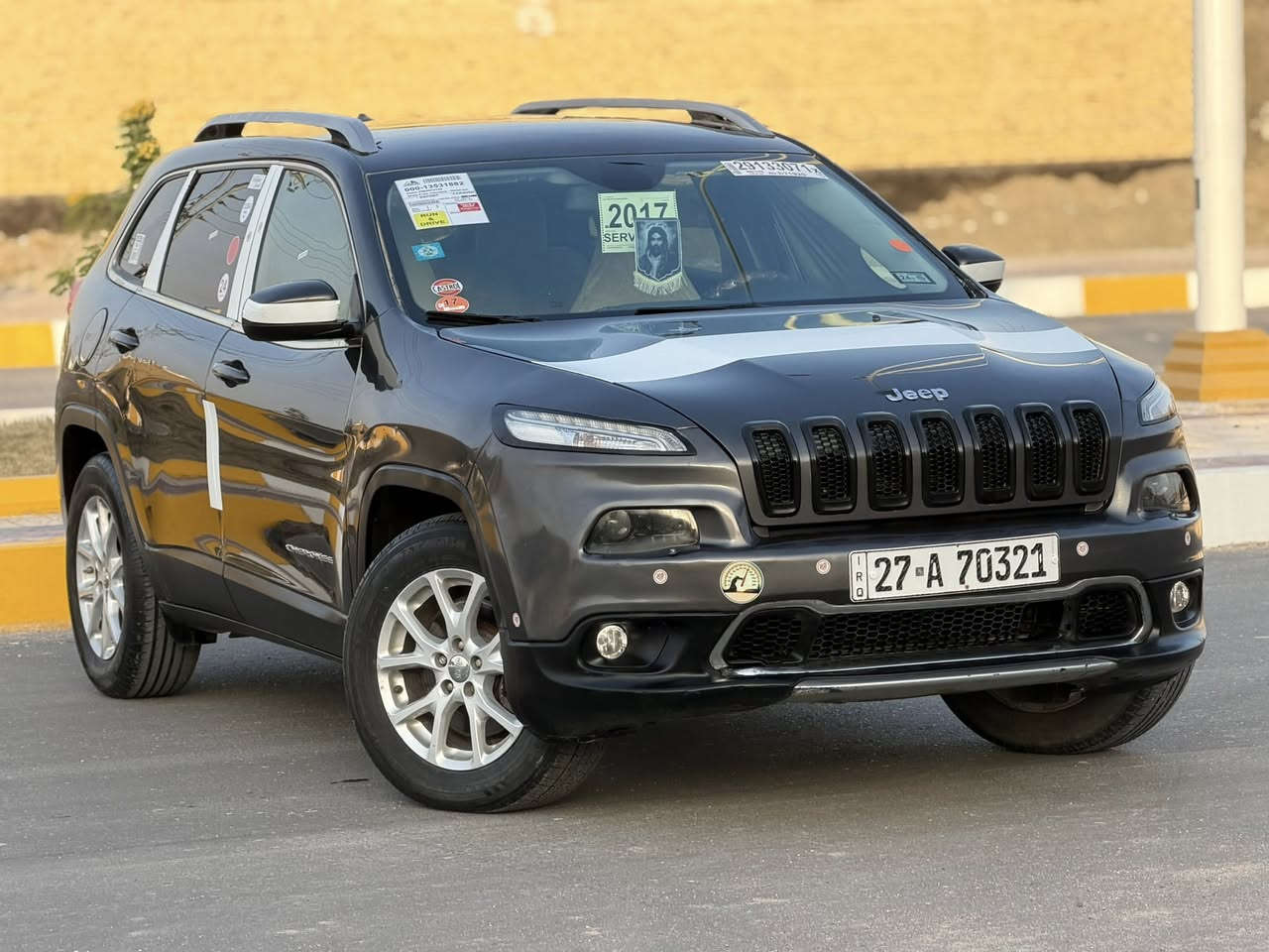 للبيع والمراوس جيب بزون م 2017 وارد امريكي حره تحويل بسمي مشروع وطني
ضرر جاملغ وبنيد وباب صبغ مواصفات
شاشه كبيرا كامرا دوار بلاجكترات لايت 
زنون مكينه 2400 مكفوله السياره جاهزه
الاخير المكان ذي قار مركز السعر 118 وبيه 
مجال الاستفسار ***********
