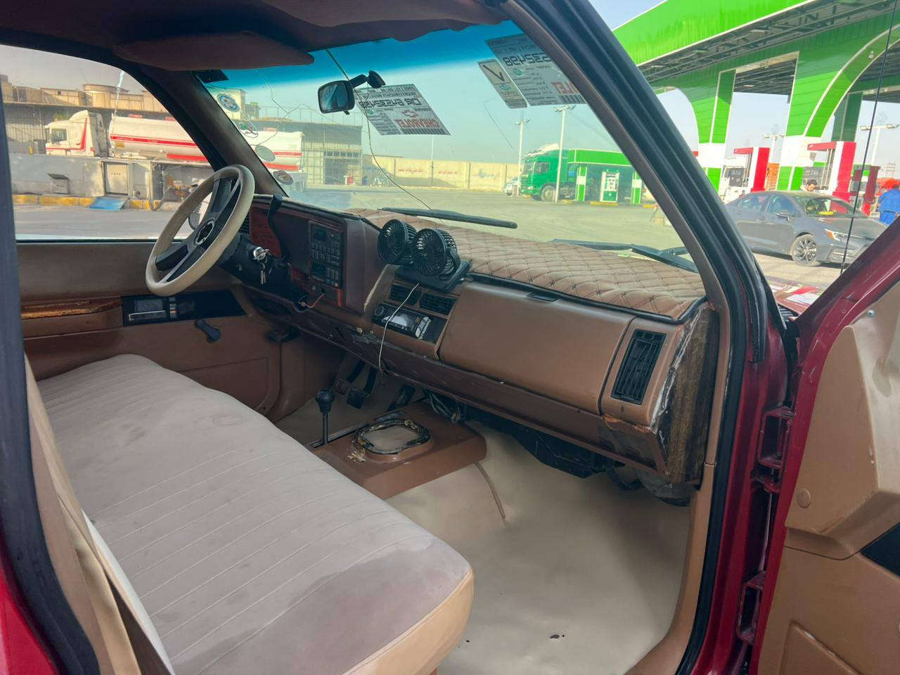 السلام عليكم
شوفرليت بيكم تك قماره فحل 8 برغي مديل 1992
محرك 350 كير 400 واكسن جدد حداده 100 بل100 أمامي وخلفي نافضها نفض كهربايات عامه شغاله بديها كلش نضيف تخم تاير جدد دواخل جدد سياره جاهزه رقم بصره مشروع وطني سنويه  2027 العنوان البصره السعر 48 الهاتف *********** الشراي يتصل
