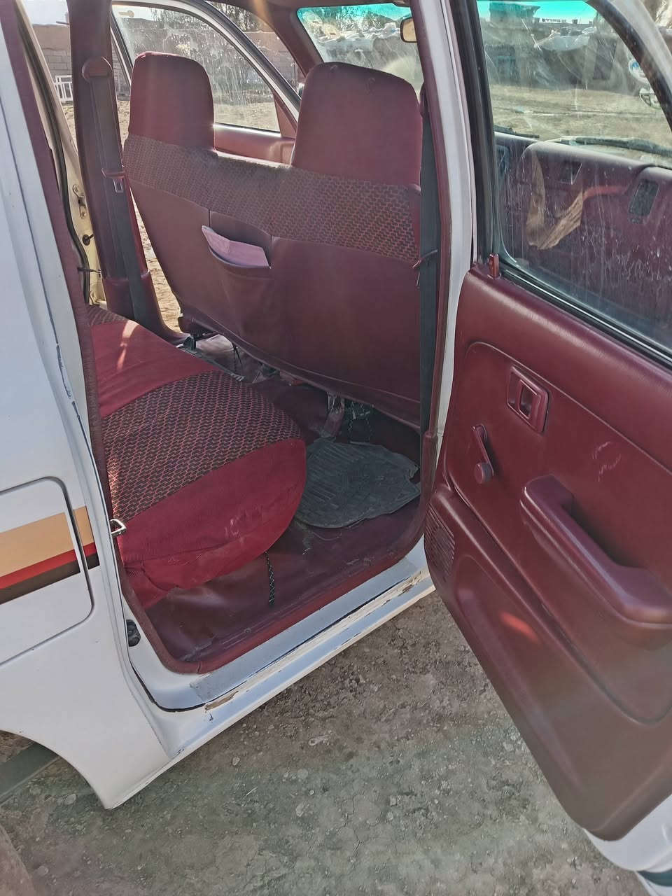 السلام عليكم تيوته دبل قماره 2001 رقم اربيل  محرك 2700 محرك وكير مكفول داخل السياره احمر اقطرت صبق مابه السعر125رقم الهاتف ***********
