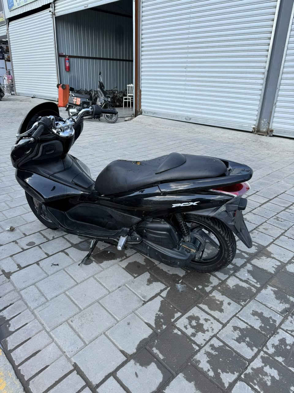 معرض الواثق لتجارة الدراجات النارية 

الجيل الاول مستخدمة بيها نواقص 

للبيع السعر مليون و 50 الف 
للاستفسار اتصل وتدلل 
***********
***********
