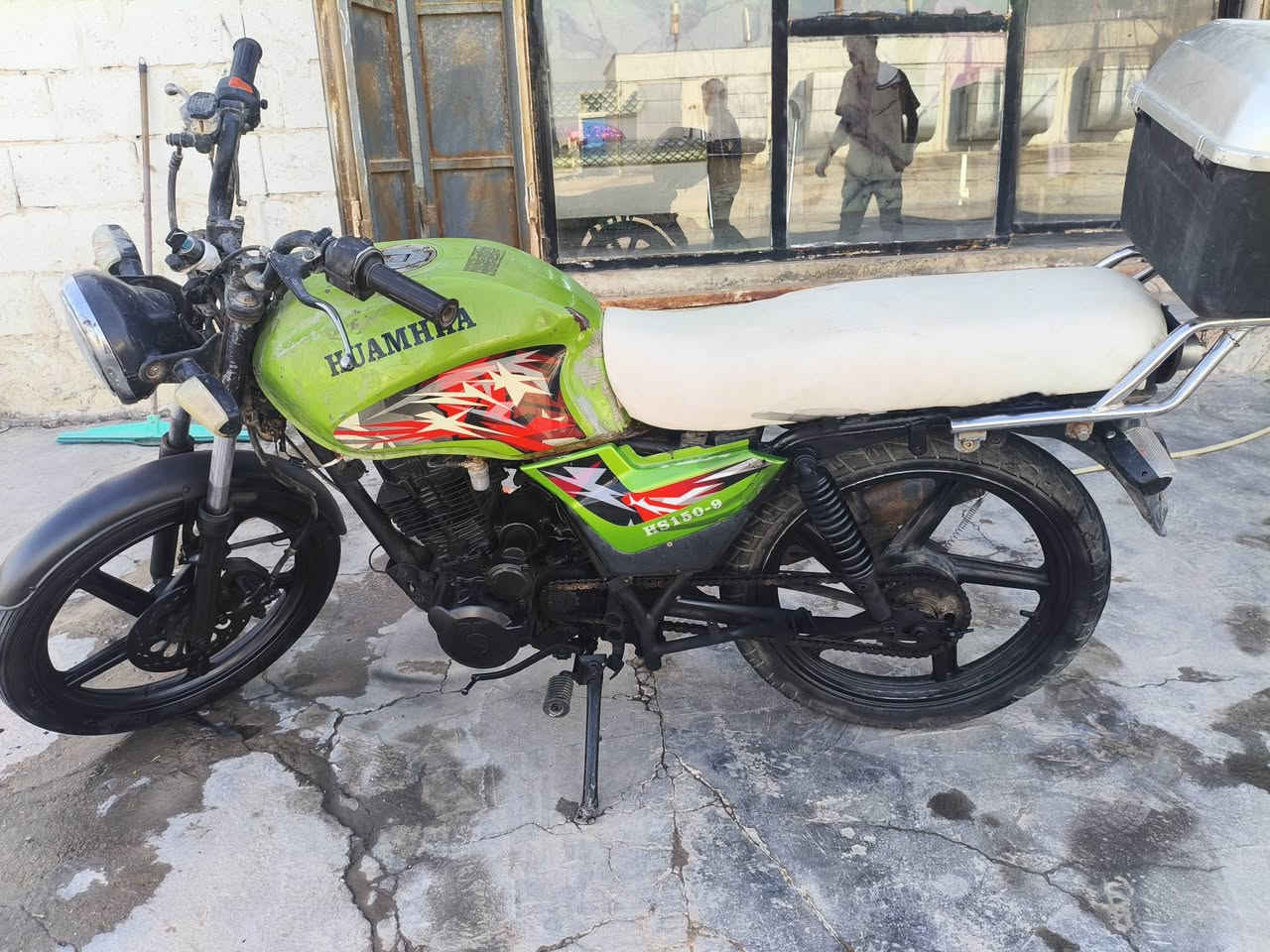 موطور سايم محرك150 نضيف هندر واحد يشتغل كهرباء كلهن يشتغلن مابي نقص فقط (باتري يشتغل صلف )
ملاحظه ـ الصالنصه بيه صوت شويه مزروفه 
الرمادي منطقة ال7كيلو ***********
موطور سايم محرك150 نضيف هندر واحد يشتغل كهرباء كلهن يشتغلن مابي نقص فقط (باتري يشتغل صلف )
