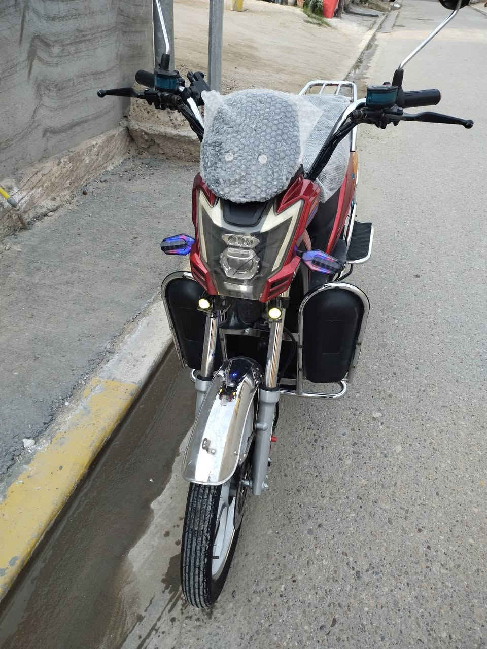 سلام عليكم دراجه شحن للبيع موديل 2024خمسه باتري علفحص دراجه حيل نضيفه للستفسار الاتصال على الرقم ***********مكاني فلوجه
