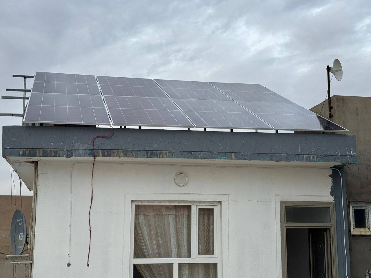 منضومة طاقه شمسيه 
اليوم 
8 لوحه 750وات   20 امبير 
1  عاكيسه 6KV 
1 بطاريه 16KW.    ضمان 5 سنوات12000سايكل
مكتب اسيا   لطاقه شمسيه.
عنوان سوق حسن قوان مقابيل دكتوره سهام
***********
***********
