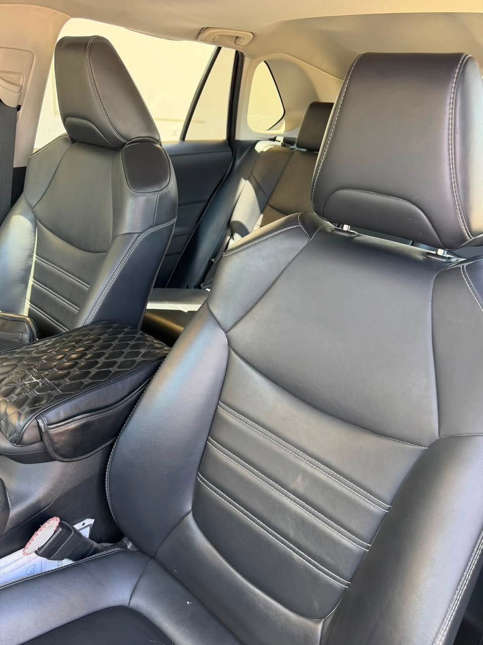 🚘 للبيع | تويوتا راف فور XLE Hybrid موديل 2022

سيارة نظيفة جداً وجاهزة للاستخدام 

المواصفات:
✅ موديل 2022
✅ فئة XLE Hybrid
✅ اللون: نيلي
✅ الممشى: 29 ألف ميل
✅ محرك 2.5 لتر هايبرد اقتصادي
✅ ناقل حركة أوتوماتيك (E-CVT)
✅ فتحة سقف
✅ تشغيل بصمة ودخول ذكي
✅ مقعد السائق بذاكرة
✅ رادار أمامي مع مثبت سرعة ذكي (Adaptive Cruise Control)
✅ نظام مانع الاصطدام الأمامي
✅ نظام تنبيه الخروج عن المسار مع المساعدة على البقاء في المسار
✅ نظام مراقبة النقطة العمياء (Blind Spot Monitor)
✅ صندوق خلفي كهربائي
✅ شاشة تدعم Apple CarPlay وAndroid Auto
✅ كاميرا خلفية
✅ إنارة LED
✅ مكيف أوتوماتيك
✅ ويلات ألمنيوم

🇺🇸 وارد أمريكي
🔧 الضرر من أمريكا: چاملغ وبنيد فقط، بدون أي ضرر بالدواخل.

🚗 السيارة بحالة ممتازة، جاهزة للفحص ولا تحتاج أي مصروف.

💰 السعر: 21,500 دولار بيه مجال قليل

🔄 بيع أو مراوس بسيارة أقل 

📄 رقم بغداد باسمي، شرط التحويل.

📍 الموقع: النجف
📞 للاستفسار: ***********
