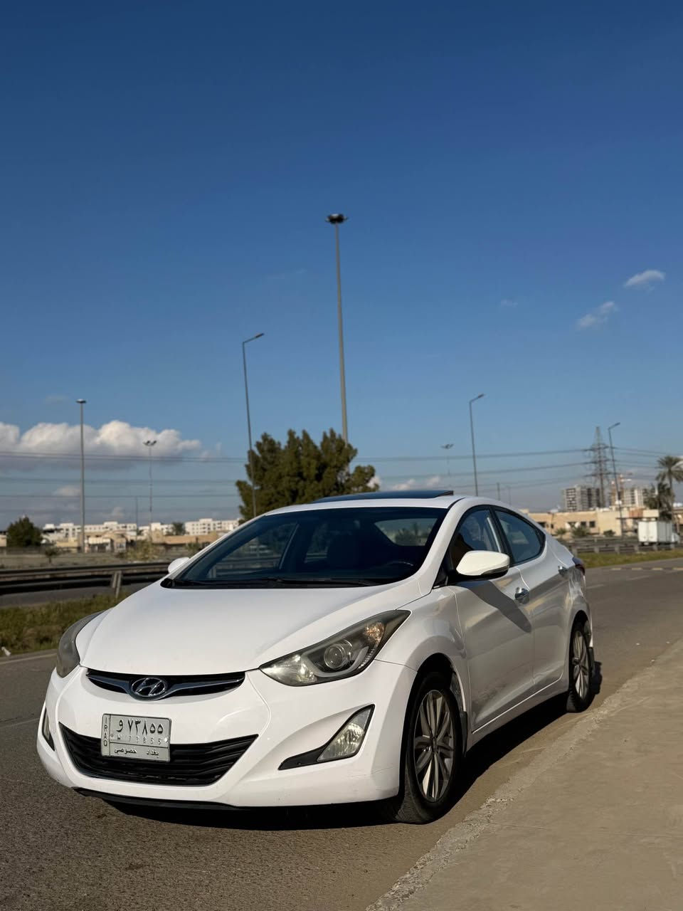 النترا 2015( ✨خليجي ابيض ✨)
🔺رقم بغداد  باسمي 
🔺ماشية 133 km
🔺حساسات خلفية 
🔺شاشة + تحكم ستيرن
🔺فتحة سقف 
🔺قطعتين صبغ 
🔺قطعتين تبديل 
السيارة كاملة من كل النواحي 
حي الجامعة 
***********
السعر 113 بغداد, العراق
