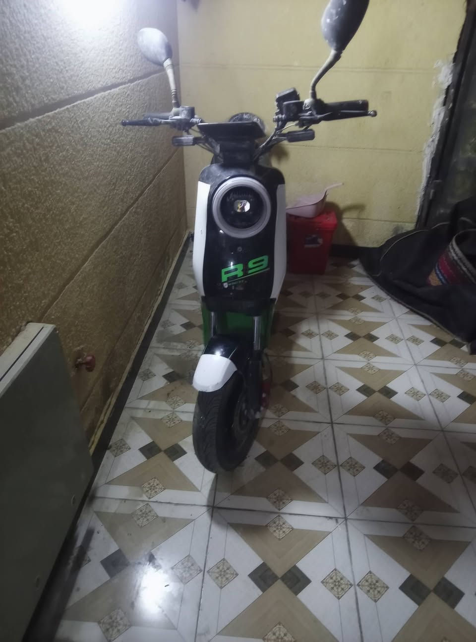 السلام عليكم دراجه شحن  جديده مستعمله قليل موديل2024  مابيه نقص لبيع تنومه***********
450وبيه مجال
