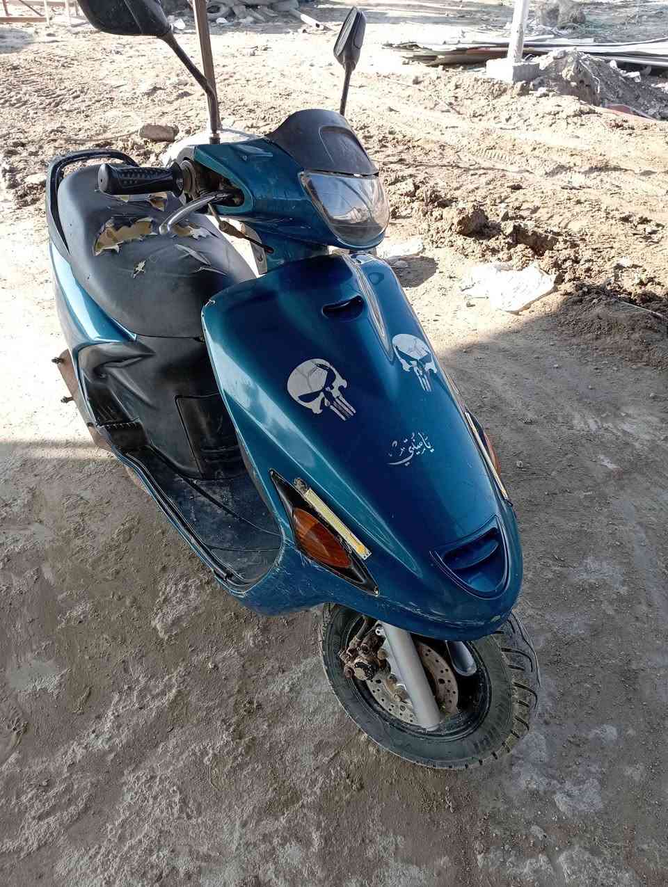 السلام عليكم دراجه فراشه فحل للبيع مكفولة كفاله عامه دراجه كله شغاله السعر 290وبيه مجال للشراي المكان الحمزة الغربي ***********
