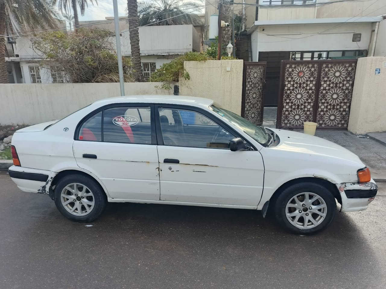 السلام عليكم
كورلا تيرسل موديل ١٩٩٦ 
السياره جاهزه مكينه وكير كهربائيات 
صدر ٩٠ بلمية
تايرات نظيفه 
والكشر مثل ما موضح بالفديو والصور
السعر ٤٥ وبيها مجال بسيط للشراي
موبايل ***********
