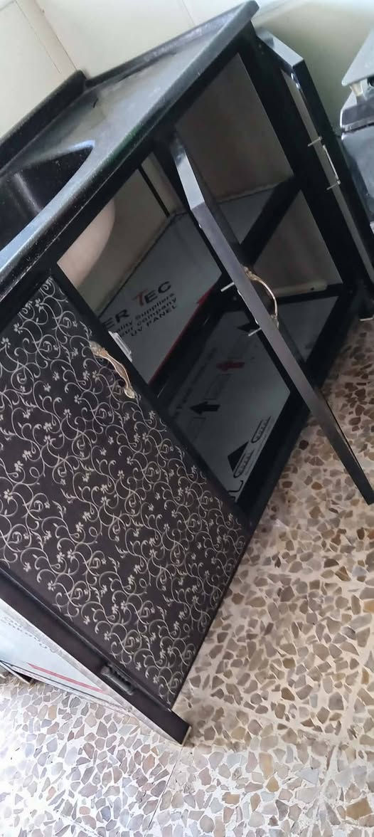 كاونتر للبيع في الموصل الرشيدية اخو الجديد ثلاث قطع ثلاث قطع استعمال قليل 250بيه مجال للتواصل *********** بيه واتساب هم
