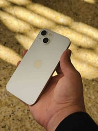 ايفون 13 عادي  ذاكرة:256 بطارية:96 دبل سيم ZA وياه كارتون   جديد طك جل...