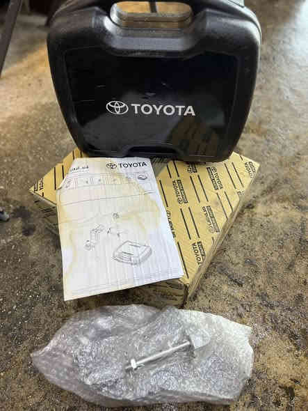 هوك لاندكروز ولكزز جديدد للبيع ب300$
***********
