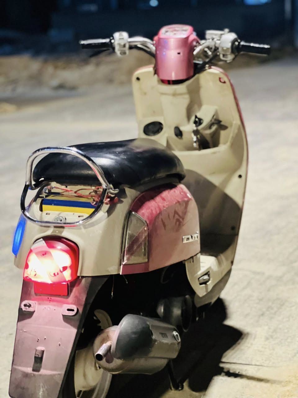 سلام عليكم. دراجه ماكس بوليس لو وردي وداخل كريمي دراجه نضيفه وحلوه وناعمه مفتوحه ولفات فقطط كهربائيه كله شغاله نكره سلف سعر450 وبيها مجال مكان ناصريه قلعه سكر رقمي ***********
