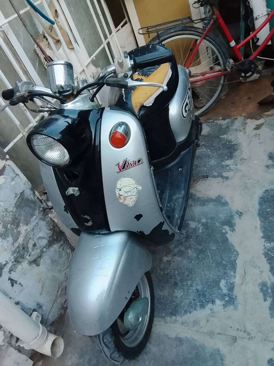 دراجة عبد الحليم سلف وهندر اشاير لايت كهربائيات شغالة 
تايرات جدد السعر 250وبيهة. مجال الديوانية حي الحضارة 
***********
