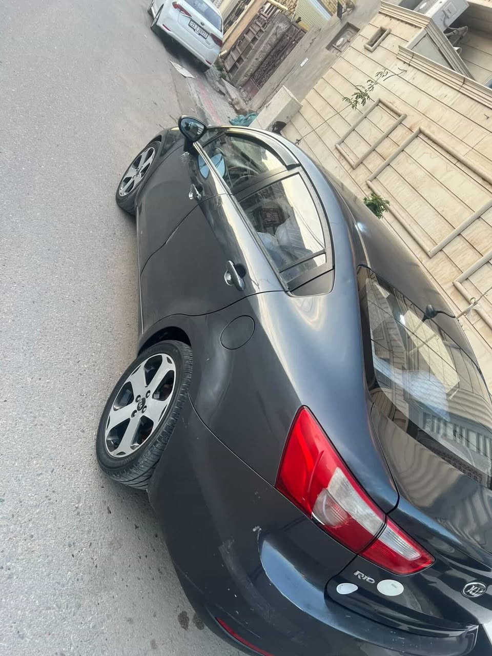 ريو 2015 خليجة نضيفة جداً محرك وكير بصندوك تبريد شغال ثلج رقم بابل دولي ستوني مجدد السنوية بأسمي 85 وبيه مجال مكاني كربلاء للاتصال***********
