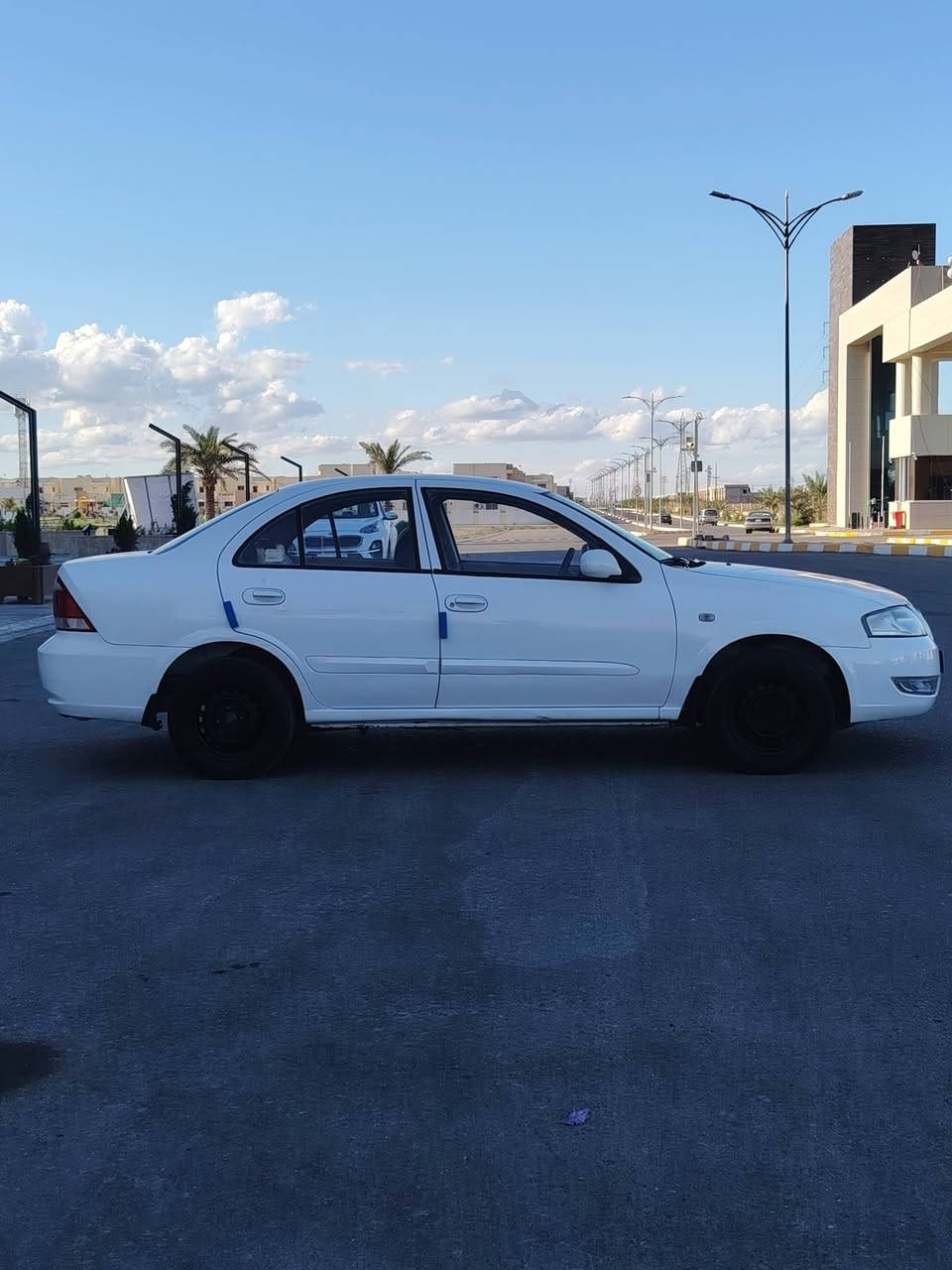 السلام عليكم للبيع بسعر 88 ورقه سني خليجي كوري 2012 لون ابيض بيه 3 قطع وربع صبغ بدون اي داخل باب وجاملغ خلفي والقبغ فقط رش بجم كبس كير اتو جوم اماميه اتو مكينه وكير شرط السياره اذا مو تراي صفر لاتشتري كلش حلوه وناعمه تخم تايرات صدر امامي خلفي جدد تبريد ثلج رقم بغداد انكليزي سنويه جديده تحويل ثاني يوم العنوان تكريت
***********
