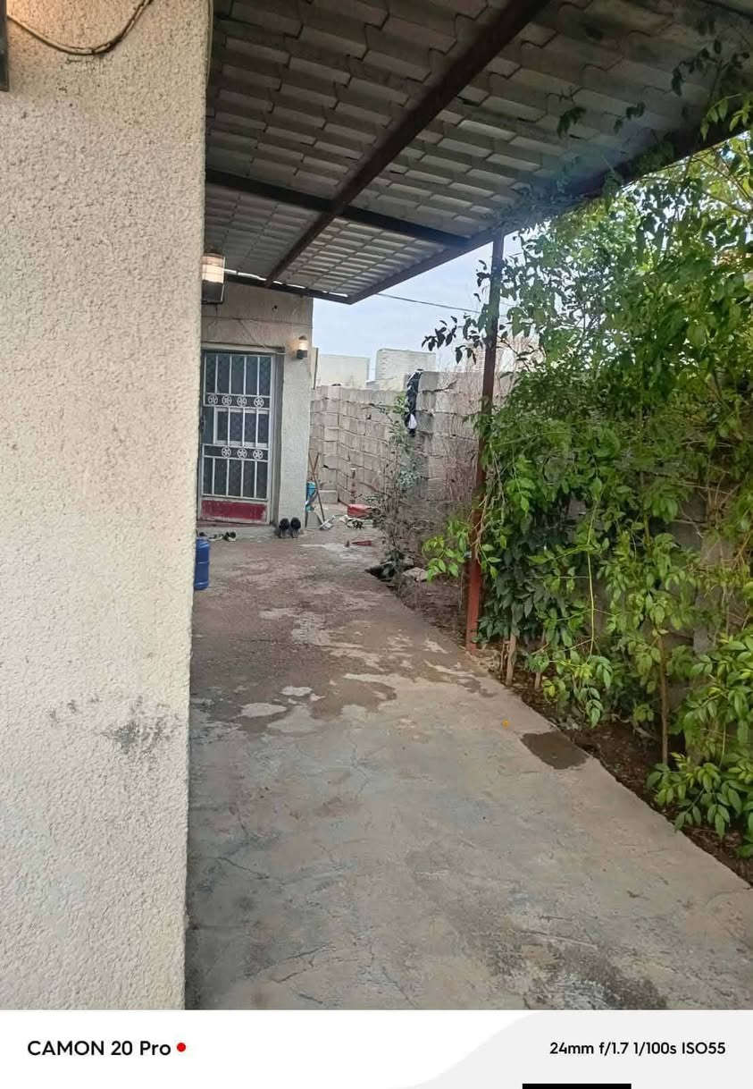 ⭐بيت طابو زراعي مساحه 310  متر
⭐حي الامير الثاني بناء قديم شارع ((احمد مظهر))
⭐ الشارع طابو صرف للبلديه عرضه 12 متر
⭐ وجه البيت علطابو امامه ساحه خضراء
⭐ حاليا بي مؤجر تريده بيت تريده قطعه بقت يم المشتري
⭐بالوجه شارع الطابو وبالخلف ايضا شارع بس زراعي 
للاستفسار الاتصال على الارقام 
***********
***********
