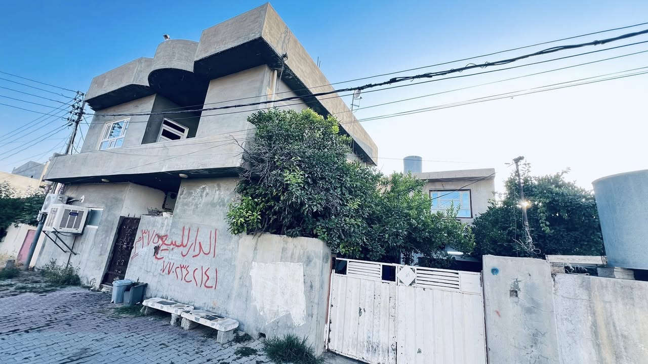 سلام عليكم ورحمة 
دارين طابقين في مساحة ٣٧٥ متر طابو صرف 
عنوان  كركوك قادسية تانيه قرب تقاطع ابو خطاب 
للاستفسار رقم  ***********
