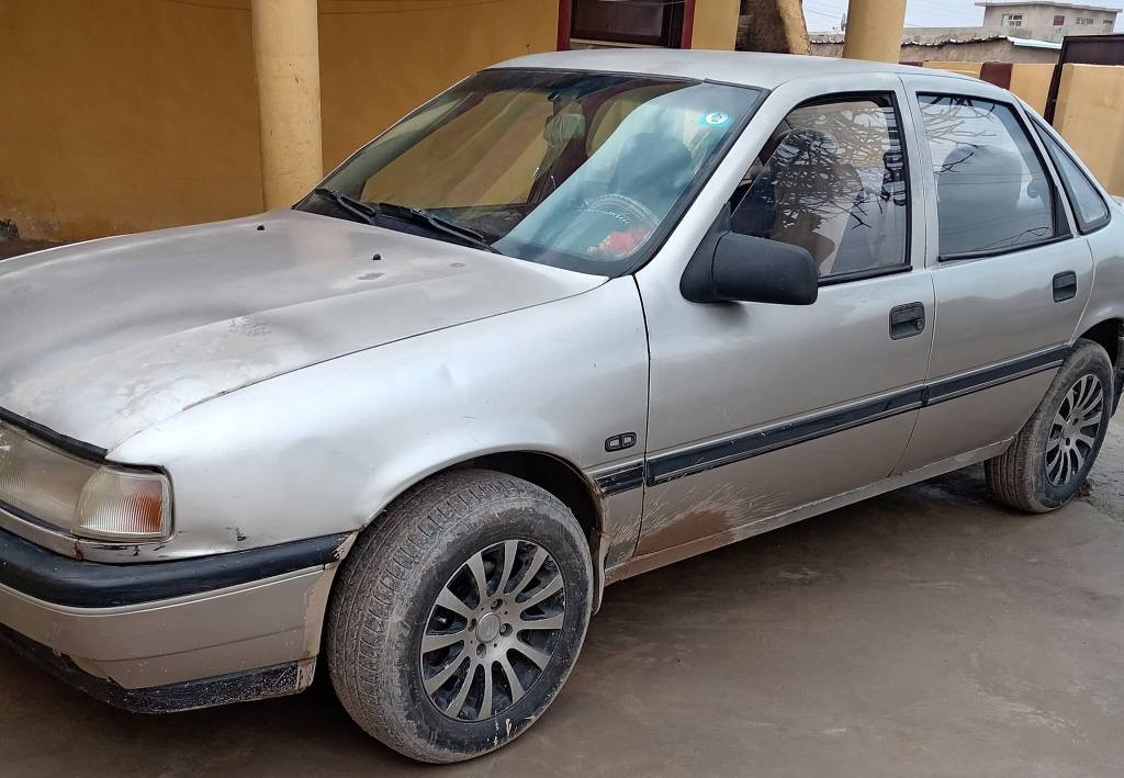 فكترا موديل 91 حجم 18
گير محرك شرط
رقم نينوى دولي السياره بأسمي
كابون ماستر( الجديد)
بيها بارد بالتكمه جهة النفر + اكو ملاحضات بسيطه السعر 35 وبيها مجال للاستفسار ***********
