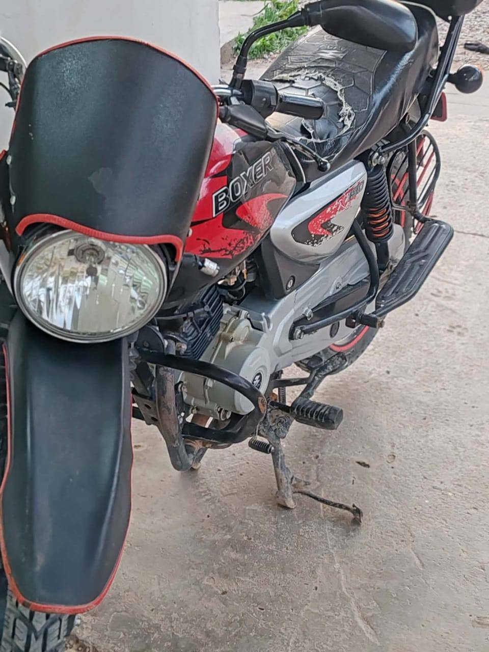 السلام عليكم للبيع بوكسر موديل 21محرك بي تبخير اوراق كامله بس ترقم السعر مليون 100وبي مجال***********
