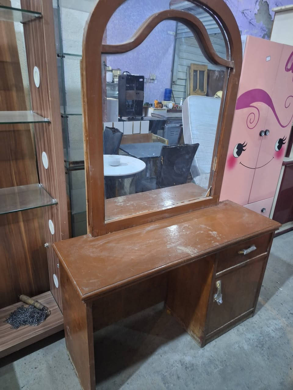 السلام عليكم...
كنتور خشب صاج نجاره مع ميز تواليت مع تخت جربايه
كنتور تركي بابين سلايت مع ميز مرايه مع كومدي
كنتور اطفال بابين 
نضيفات بدون ضرر
الصويره شارع السبيس مقابل حسينية ائمه البقيع
***********
