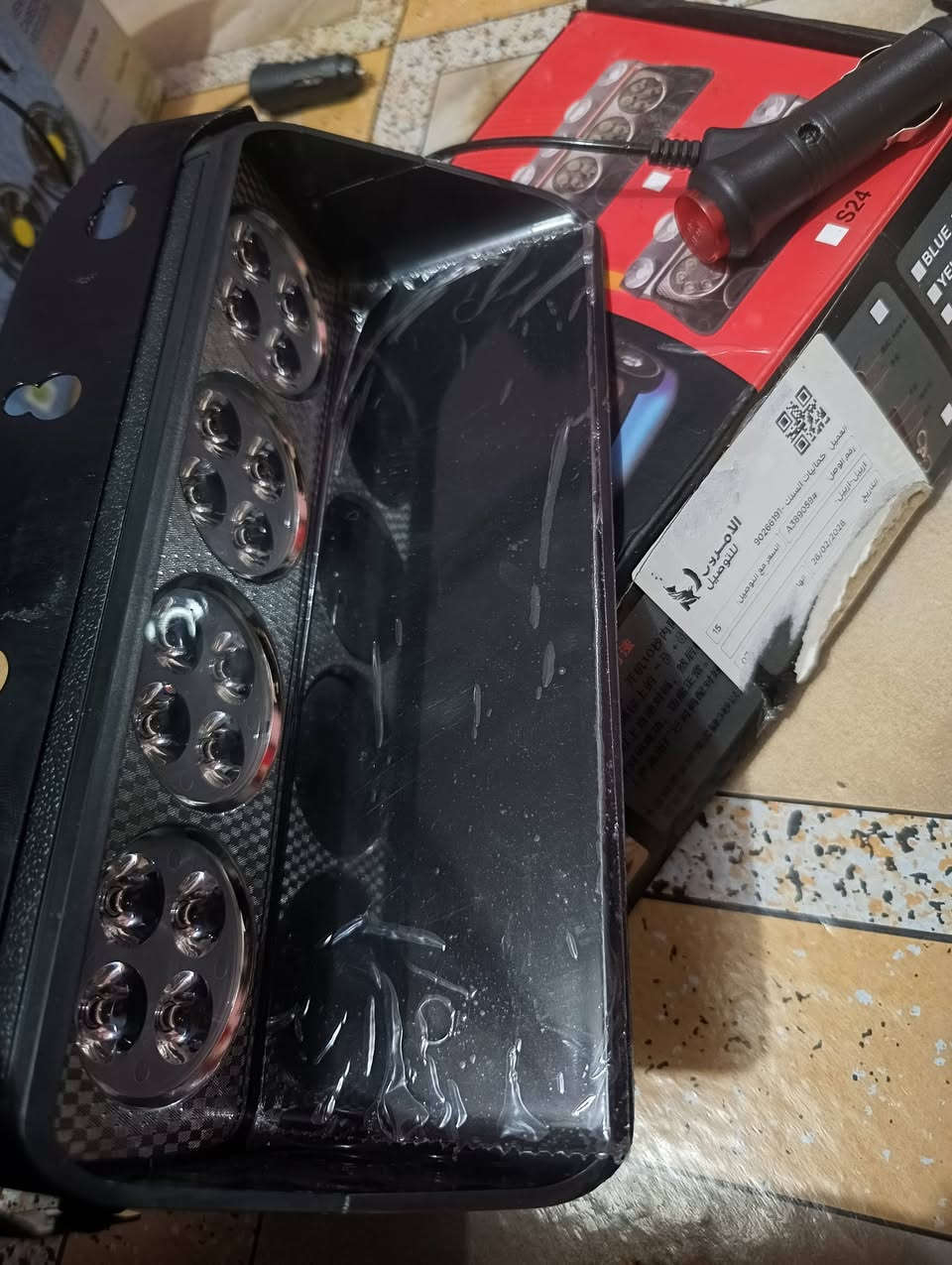 سلام عليكم لبيع مسجل و فيدراليه نشره وبنكات سياره سعر خاص رقم تلفون***********
