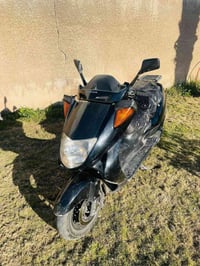 هوندا فور سايت موديل 2007 الدراجه مكفوله من كلشي من كهرباء ضفيره جديده...