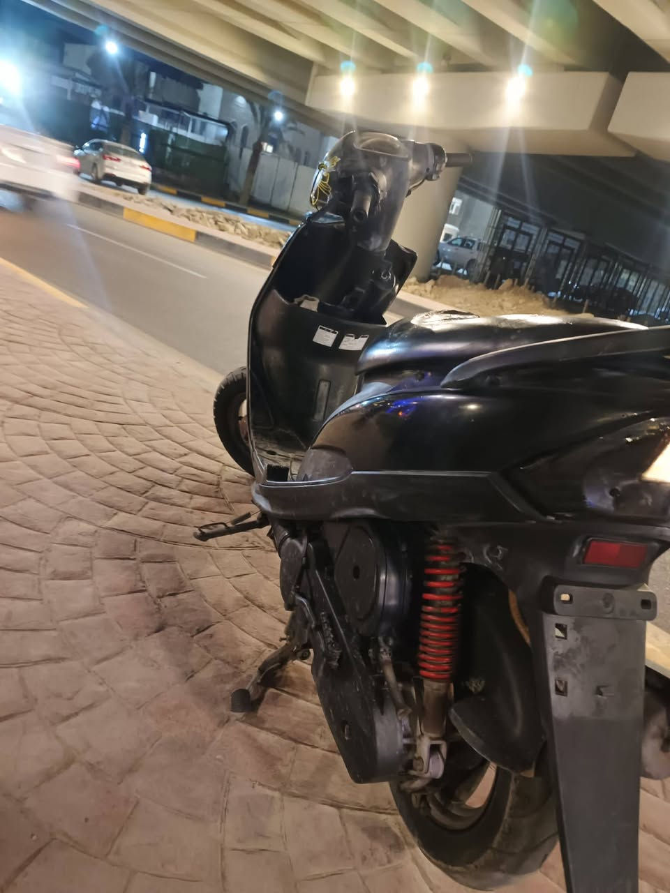 سلام عليكم ماكس عدله مال رمبه برغي ممفتوح بيها شلعه ومعدل بلاديه دراجه مال حاويه 650 وبيها مجال***********
