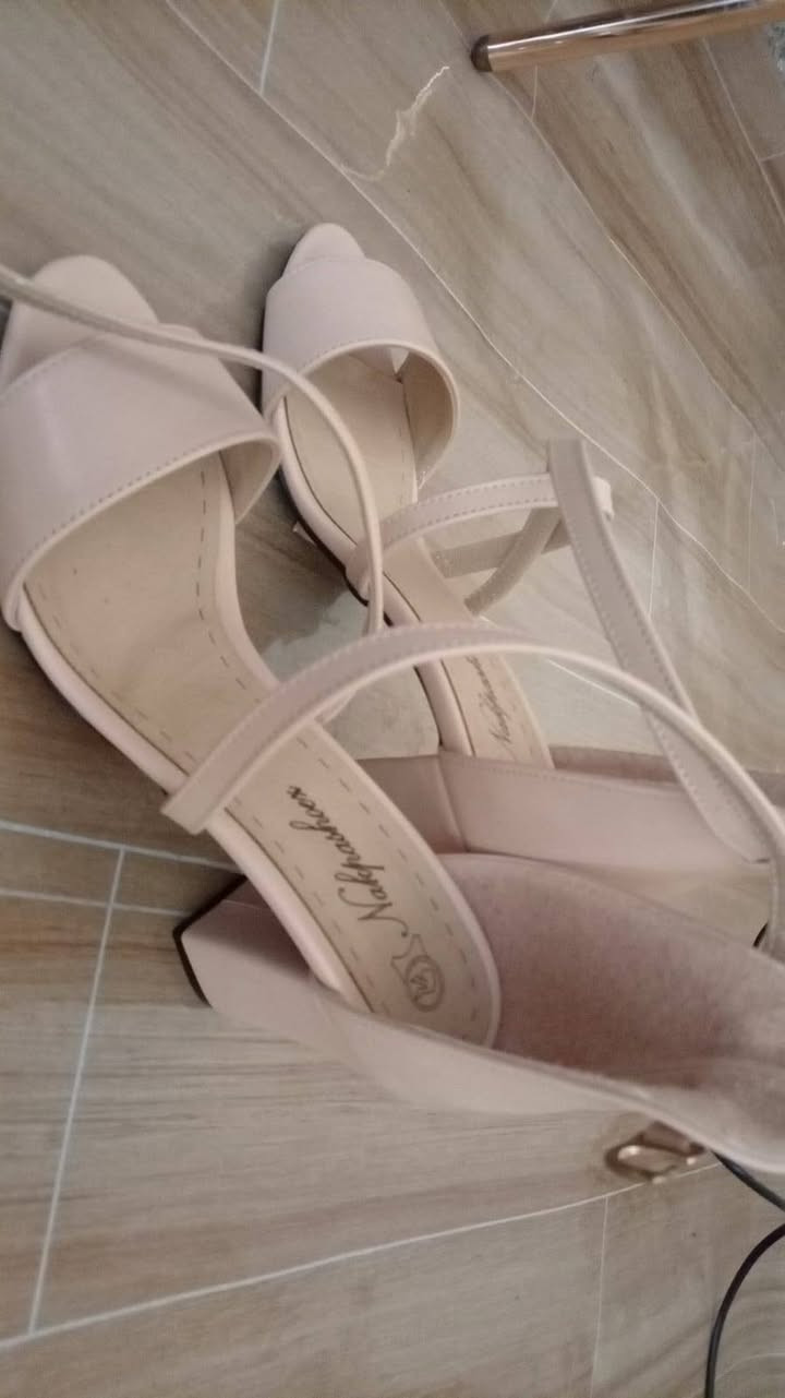 لبيع قطع اخيره جديد مكان بغداد قياس تكرمون 37او 38سعر يناسبكم


**إذا كنت صاحب هذا الإعلان وتريد حذفه لأي سبب، رجاءا أرسل رسالة إلى الدعم الفني**