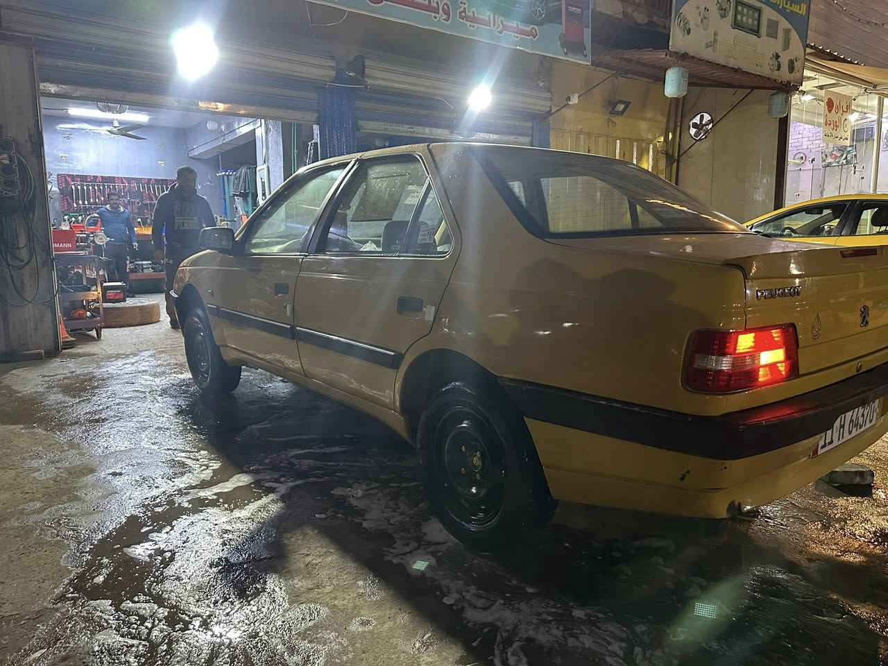 للبيع بيجو اكد مديل ٢٠١٦ جاهزه من كلشي كير مكينه صدر كلج جديد رقم جديد بسمي السعر ٤٣ بي مجال مكاني بغداد الكرخ ***********
