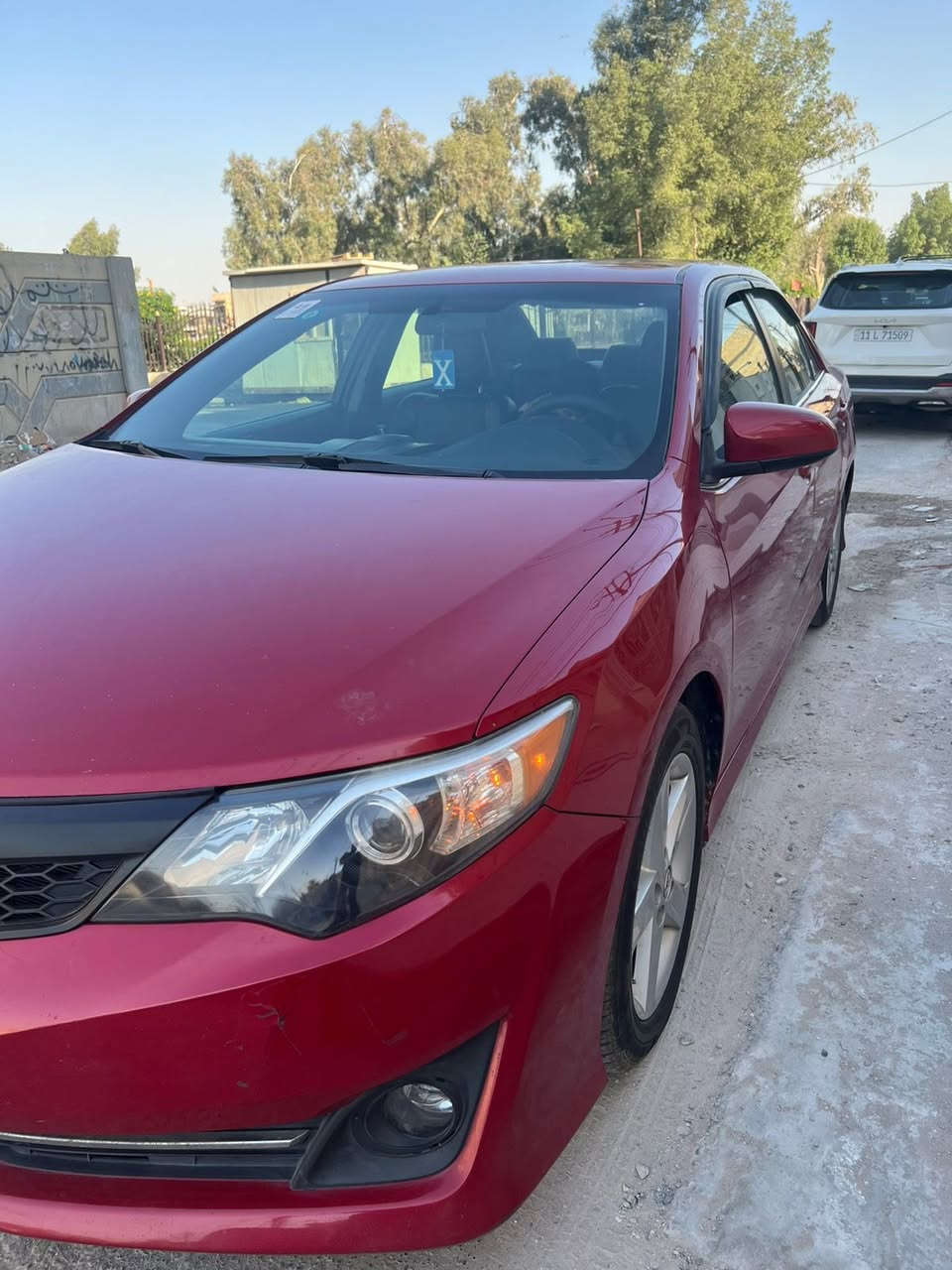 السلام عليكم
كامري 2014 وارد امريكي SE 2500
حادثهة من امريكا خلفي سيارة عليهة ادامة كاملة من صدر امامي خلفي وتايرات واذاين مابيهة نقص
ورقم وسنوية جدد السيارة بسمي شرط التحويل 
بيهة قليل جراد وهذا سونار الهة جديد بلمنشور حتى مادوخك  بيهة قطع صبغ 
السعر125 وبيهة مجال
اليدور مكفولة يلكة وكلشي بسعرة
بغداد البلديات 
للاتصال  
***********
