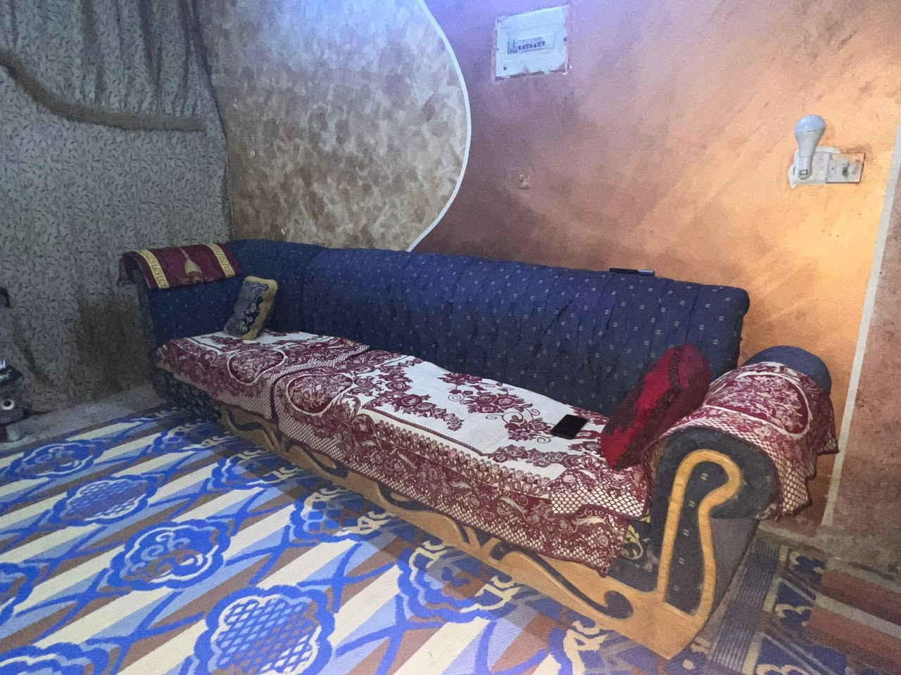 تخم للبيع 10 مقاعد
نضافة متوسطة 
السعر : 120 وبي مجال
للاتصال : *********** 
بغداد - الدورة
