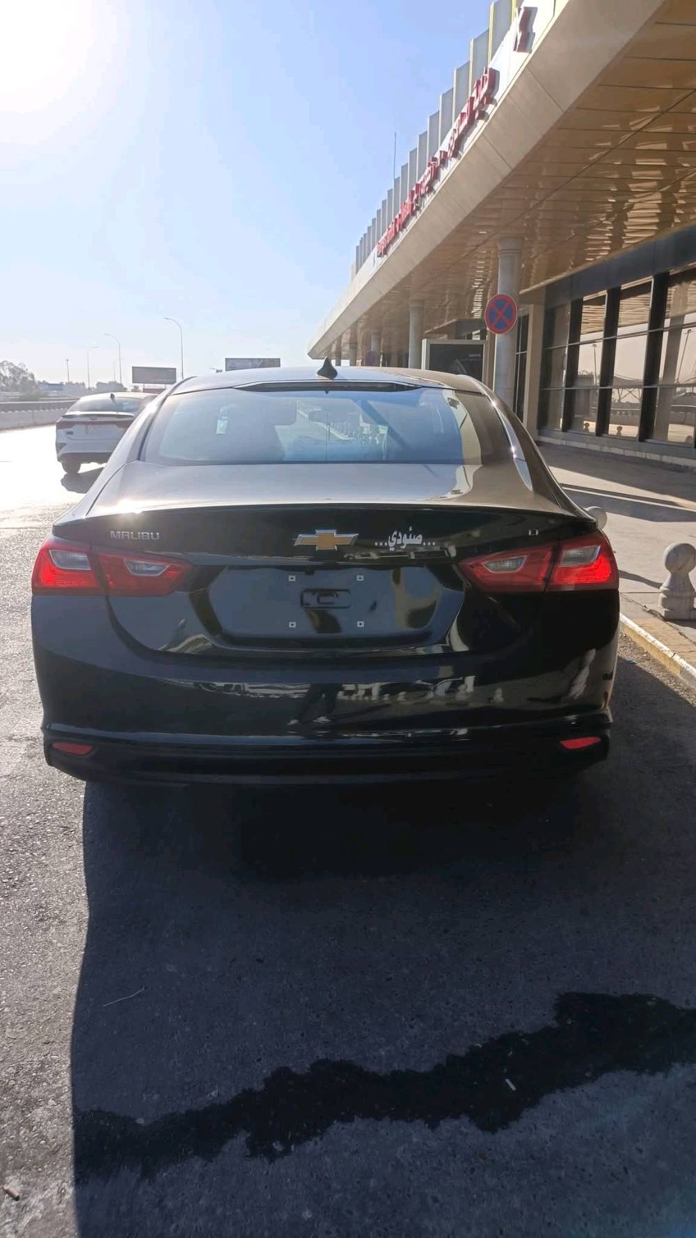 سلام عليكم اخوان سياره ماليبو 2024 ماشيه 55 الف ضربتهه موجوده صوره راجعه بارد بدون صبغ سياره كلش نضيفه ومواصفاتهه معروفه وبيهه مجال شي بسيط للشراي 