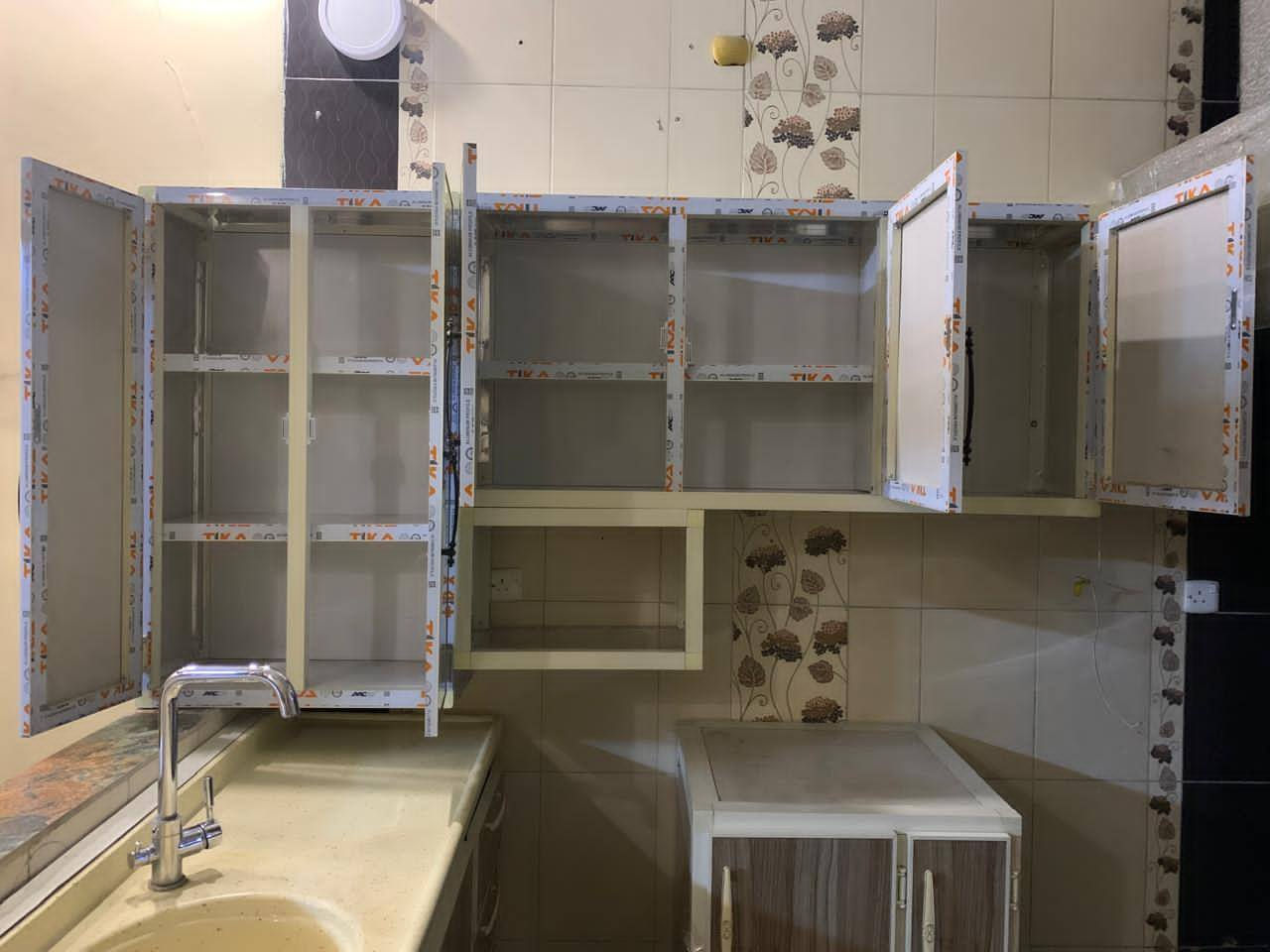 سلام عليكم
كاونتر للبيع استعمال قليل توصا مترتين ونص مرمر 
سعر٣٠٠ 
قنفات ثنين سعر١٥٠ 
وكريكورت سعر٧٥


**إذا كنت صاحب هذا الإعلان وتريد حذفه لأي سبب، رجاءا أرسل رسالة إلى الدعم الفني**