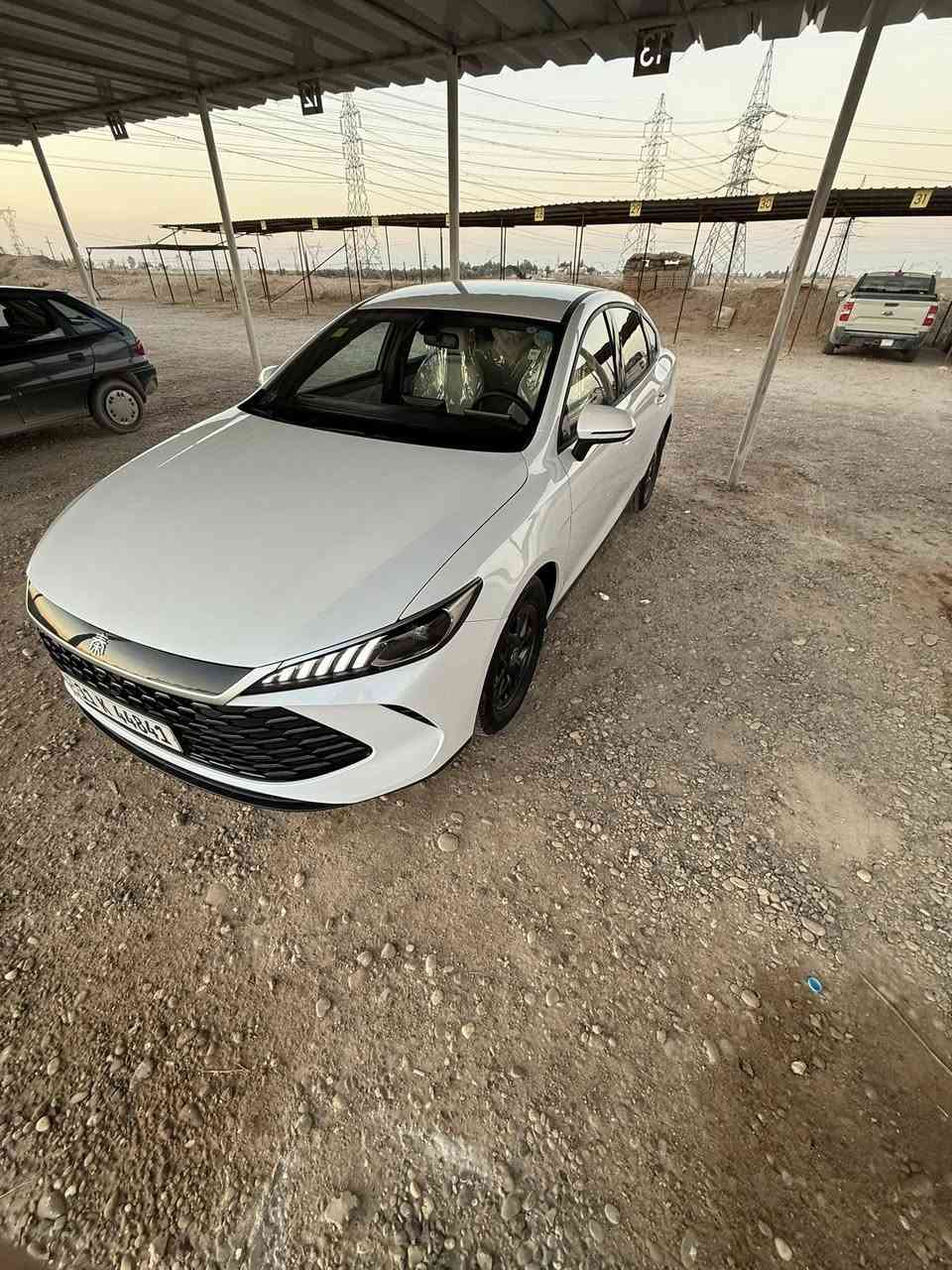 السلام عليكم 
گن بلاص فول داخل ابيض 
مغلفة ارضية 
ماشية 8500
مكاني بغداد 
باسمي تحويل ثاني يوم
السعر 18 و900 وبيه مجال. 
للاستفسار ***********واتس اب
                ‭0770 493 6438‬ اتصال
ادور فول مواصفات مراوس اذا اكو
