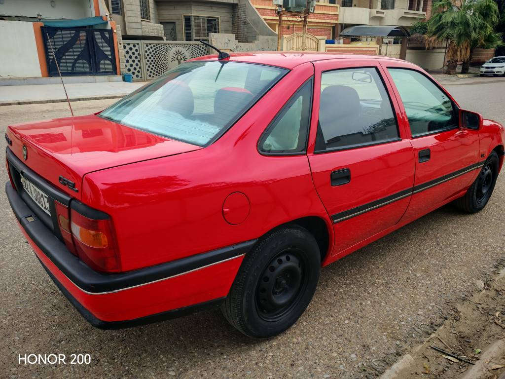 سلام عليكم ورحمة الله وبركاته للبيع اوبل فكترا موديل 1991 رقم أربيل دولي هزه جديد بطاقة بانزين بيها محرك 16 قايش عريض باور كير ومحرك بشرط لا صرف ولا بخار سيارة من دعاميه لدعاميه بشرط بدون لا ضربه ولا طخه صبغ عام جمالية فقط صبغ ماله درجة أولى سيارة سقف سلايت قفل مركزي كهربائيات كلها شغال سيارة مابي مصرف دواخل لوك تغليف دوشمه كامل سعرها ٤٣ بيها مجال بسيط حيل مكان سيارة كركوك رقم هاتف *********** كركوك, العراق
