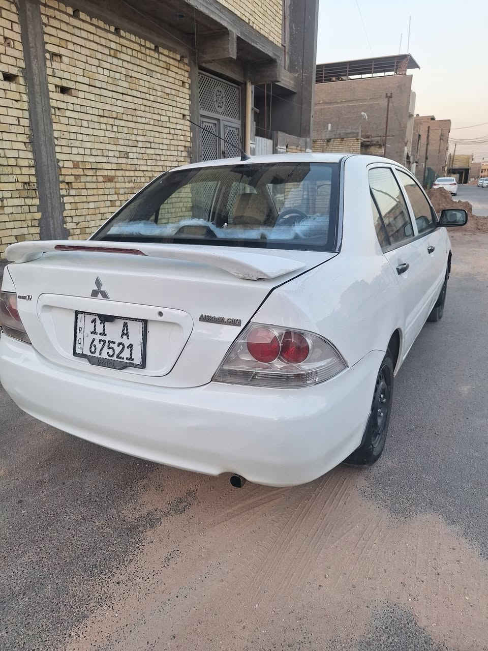 السلام عليكم لانسر موديل ٨سياره بيها ٣قطع صبغ بدون داخل بسمي سنويه جديده ورقم بغداد كير مكينه تبريدحداديه كله جديد مكاني بغداد  السعر 63 ***********
