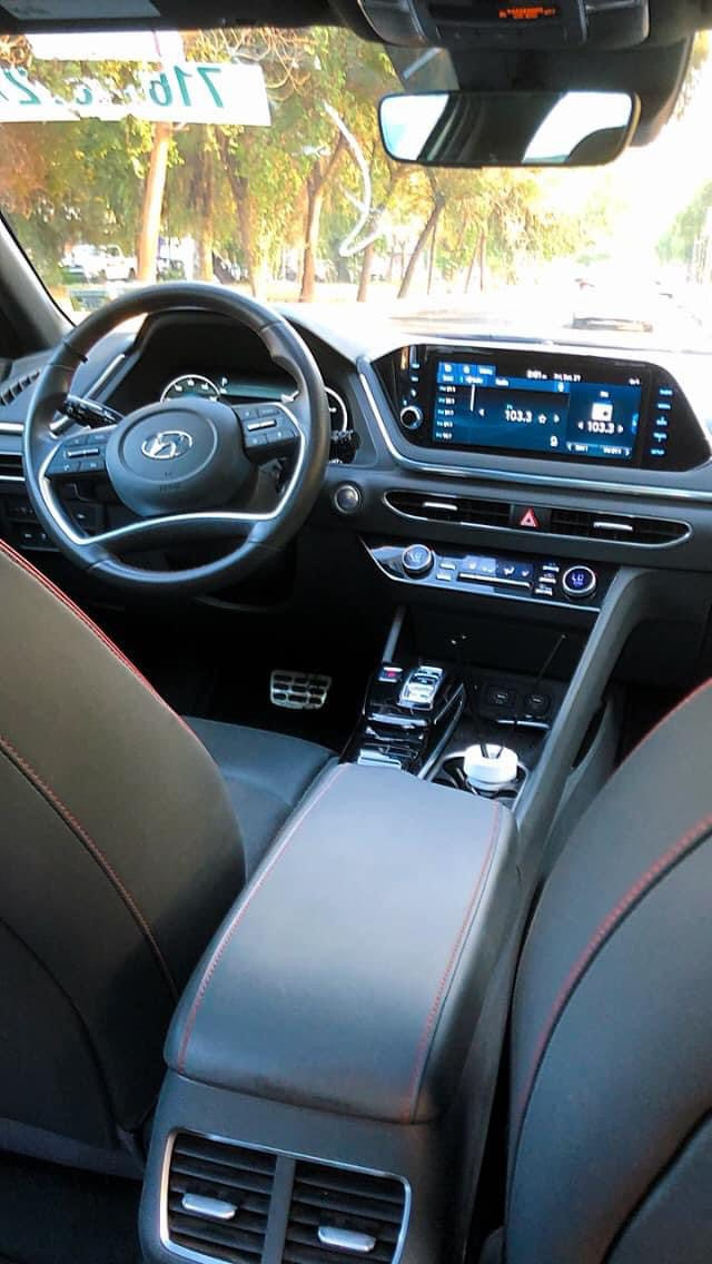 سوناتا موديل 2021امريكيً
المواصفات 
بصمه 
بانوراما 
تبريد قطعتين 
رادرات 
ثلاث انضمه قياده

اوتوًهولد 
كروز سرعه 
إلى اخره ……
محرك 1600 تيربو gdi
مكان سياره بغداد
للاستفسار الاتصال ***********
الحادث جاملغ امامي بدون دواخل بدون ايرباك 
السعر 164 ورقه
