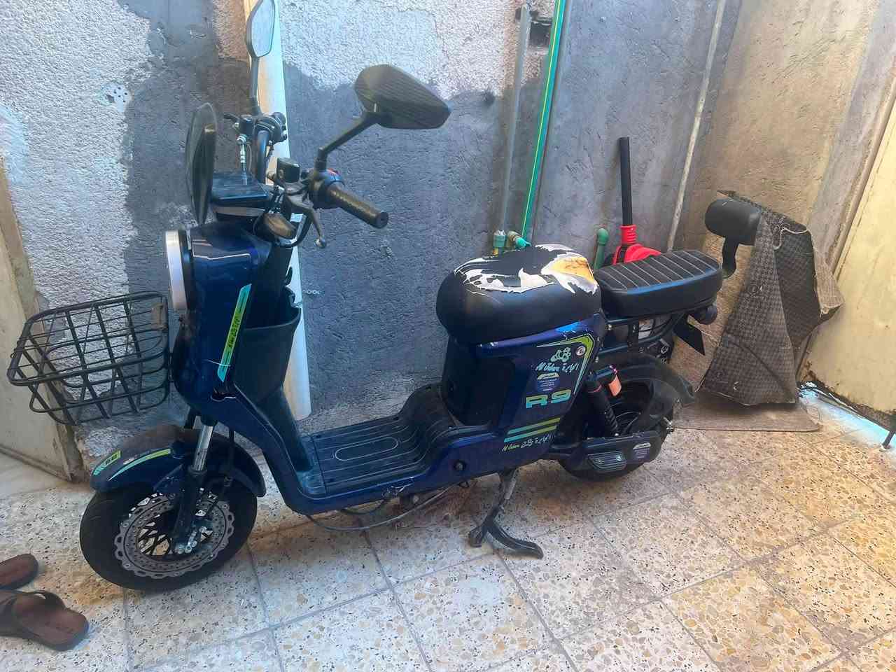 سلام عليكم راحة شحن البيع R9  موديل 2025 بطاريات 5 فول سعر 325 وبيه مجال قليل عنوان كربلاء رقم هاتف *********** غير متواجد على فيس تحياتي
