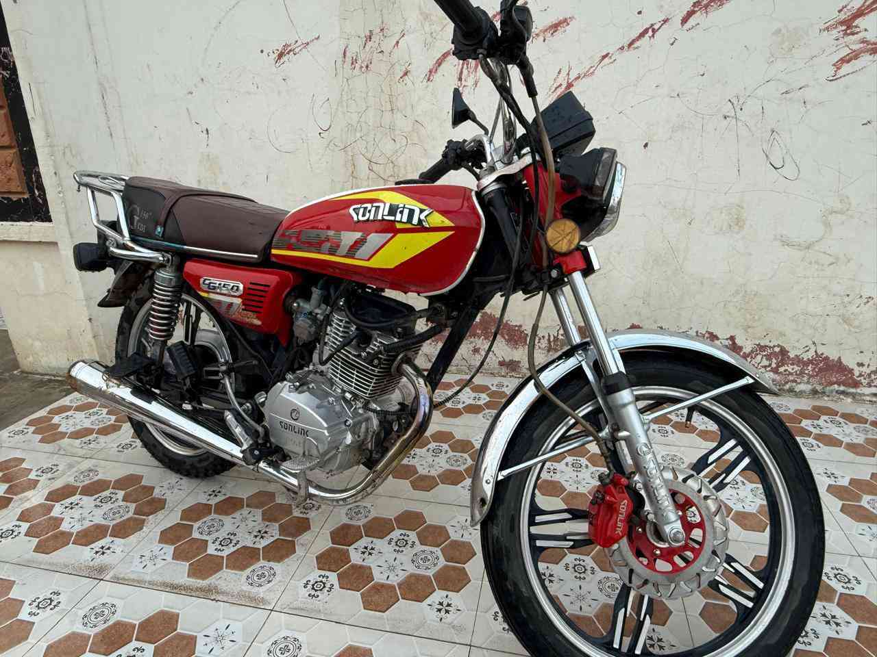 دراجة ايراني 2023 للبيع نضيفة 100٪ للبيع ما مفتوحة الدراجة
سعرها 580 الف وبيها مجال قليل كلش الدراجة باب اول 
للاستفسار الاتصال على الرقم 
***********
