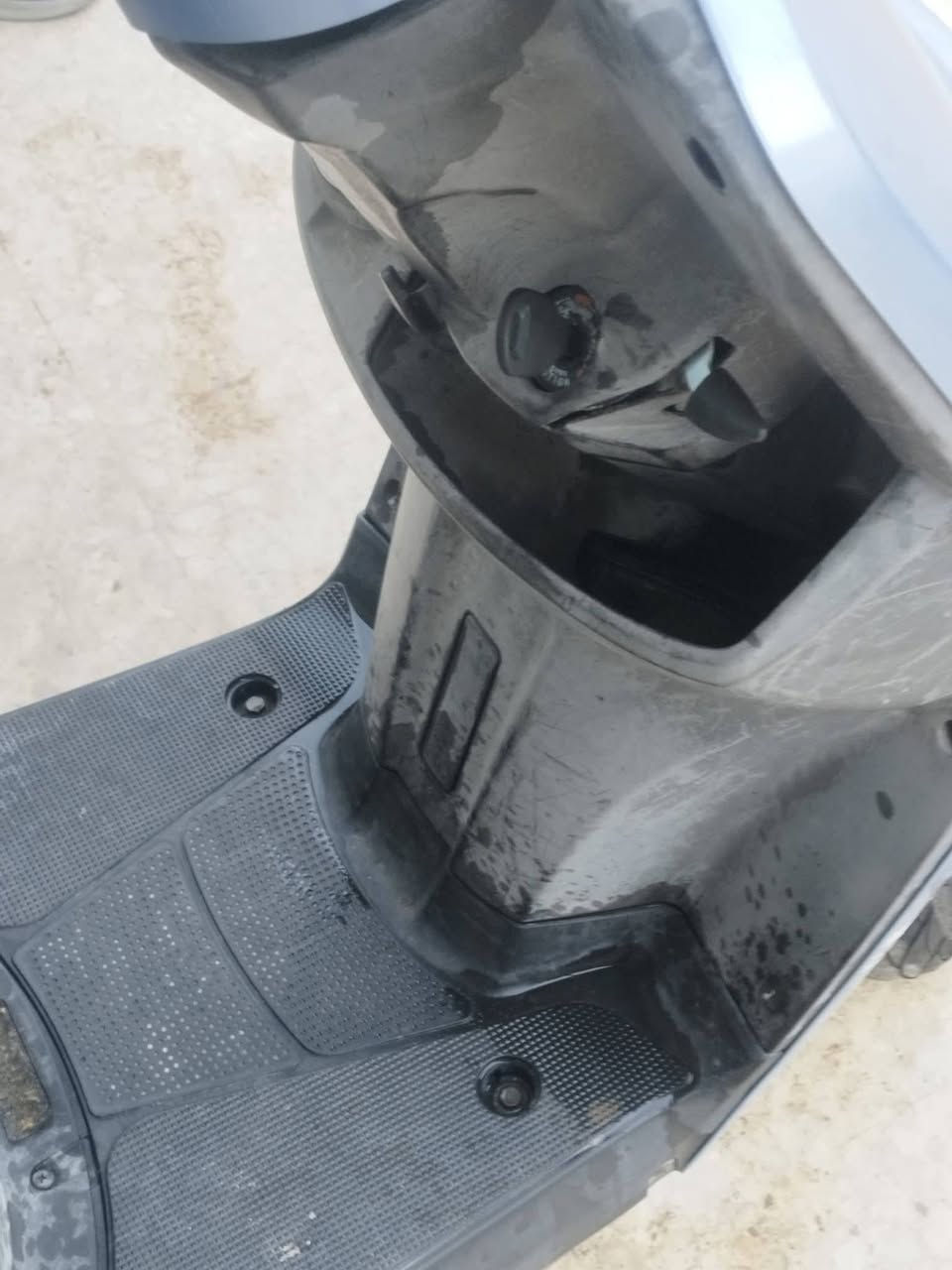 بوليسي كابريتر دراجه مكفوله برغي ما مفتوح وين ميعجبك افحصه مكاني حله مركز مدينه سعر 850وبيه مجال الاستفسار ***********
