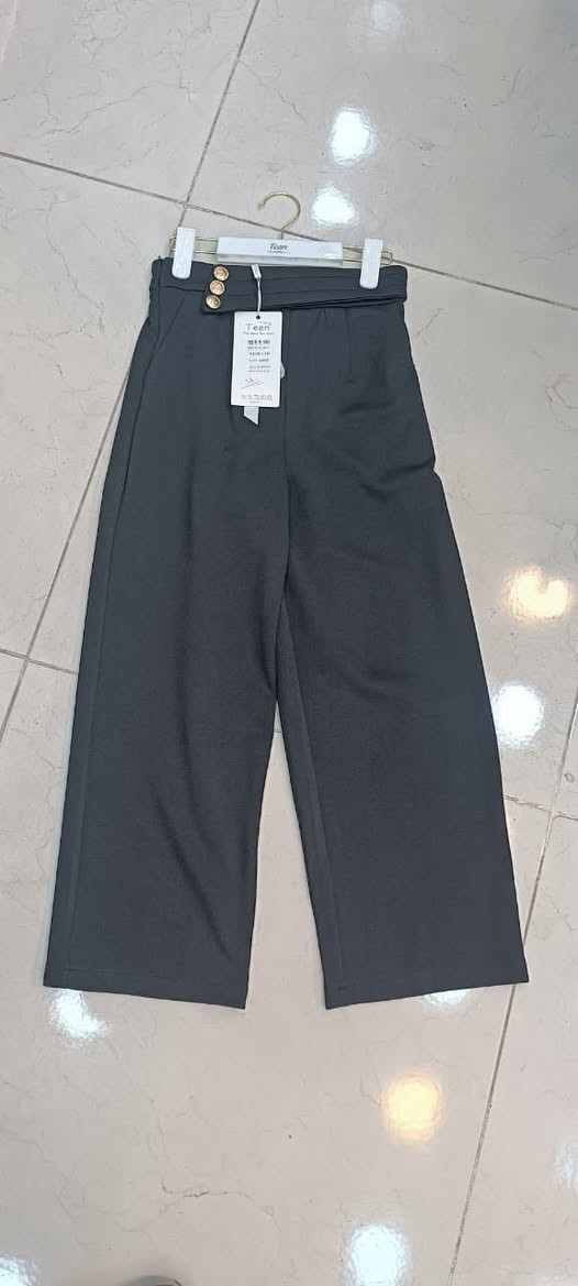 🖤 . نعلن عن افتتاح موسم محرم الحرام 🖤
 👕 النوع:كيلوت بناتي 
 👶 الأعمار: متوفر من عمر 6سنوات إلى 16 سنة.
 🧵 الجودة: خامة درجة أولى (تضمن الراحة والجودة العالية).
📍 العنوان:
واسط - قضاء الحي - شارع البالات (مجمع النونو)
📲 للحجز والاستفسار:
 يرجى مراسلة الصفحة مباشرة 📩
 أو الاتصال بنا عبر الرقم: *********** 📞
