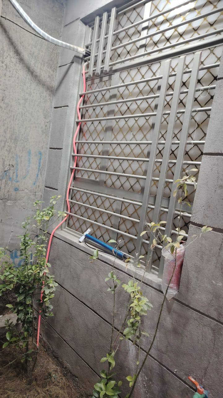 بيت زراعي
سند 25 
استقبال 6في اربعه 
غرفه منام اربعه بااربعه 
صاله 
مطبخ صحيات 
مساحه البيت 117 واجهه تسعه نزال 13
بناء طابوق صب كونكريت البناء حديث قبل اربع سنوات 
العريفيه البيت يصير مقابل الطابو 
كل الخدمات موجوده 
السعر 80 مليون بيه مجال بسيط 
الاتصال على الهاتف ***********
او واتساب او مسانجر
