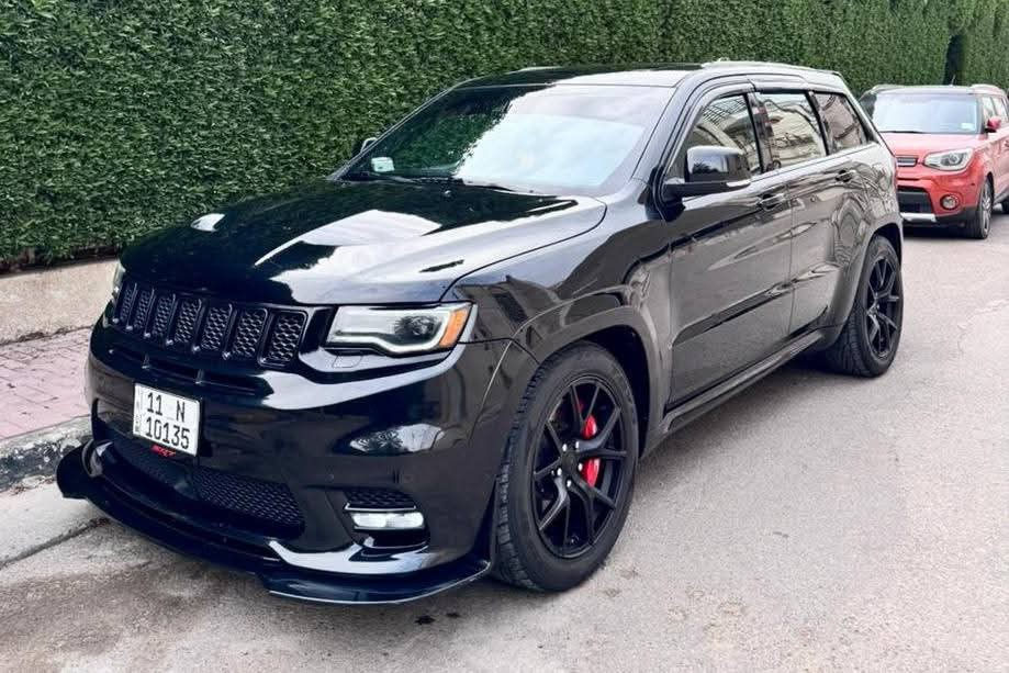 🚀 الوحش الحقيقي على الشارع 🔥

الموديل: 2018
المحرك: V8 سعة 6.4L 💪
القير: أوتوماتيك
الممشى: 62 ألف فقط
الوارد: كندي 🇨🇦
الحالة: صبغ بنيد فقط – بدون دواخل ✔️

🔥 سيارة متعوب عليها “للأخير” – استخدام يومي + أداء سباق

✨ أهم المواصفات:

- رادارات أمامي + خلفي + جانبي
- نظام منع التصادم + Auto Brake
- أوتو بارك (اصطفاف ذاتي)
- تحذير الخروج عن المسار
- دفع رباعي 4x4
- تبريد + تدفئة مقاعد (أمام + خلف)
- شاشة كبيرة + كاميرا + حساسات
- سقف بانوراما 🌙
- نظام Blind Spot
- كروز + Eco + Track Mode

⚙️ الإضافات (تخليك تفهم شنو معنى قوة حقيقية):

- برمجة Stage + Methanol AEM 🔥
- فيول بام Walbro 450
- Intake K&N مفتوح
- Exhaust كامل Corsa + X-Pipe ستيل
- Downpipe + صوت خرافي 😈
- تايرات Toyo رياضية جديدة

🛠️ صيانة كاملة حديثاً:

- زيوت Lucas كاملة
- دهن محرك Mobil 1
- تنظيف منظومة احتراق
- بطارية + تايرات جديدة


**إذا كنت صاحب هذا الإعلان وتريد حذفه لأي سبب، رجاءا أرسل رسالة إلى الدعم الفني**