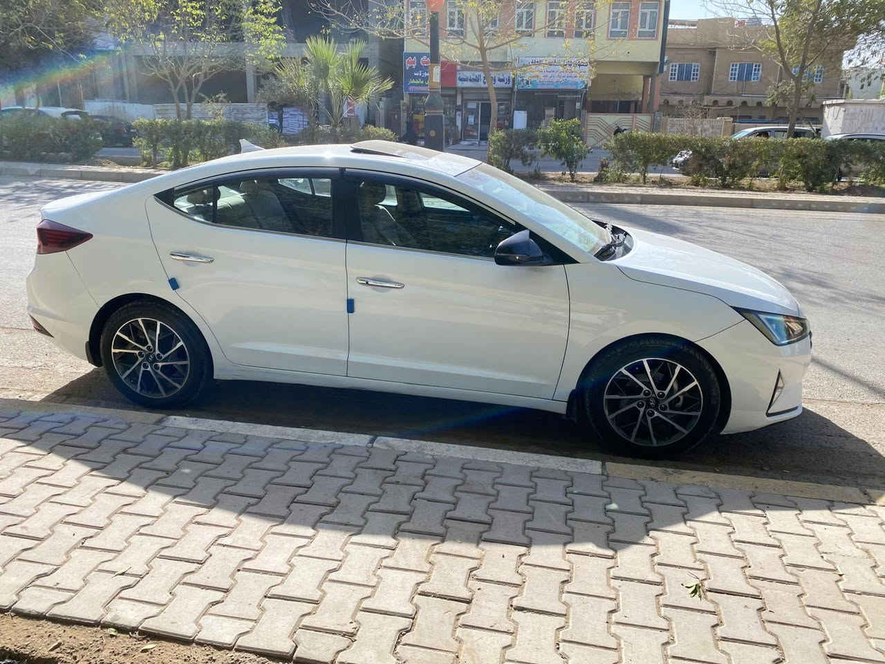 النترا 2020خليجي كفاله عامه
رقم بغداد    محرك 2000.    
المواصفات فوووول    
 ماشيه 85
بصمه دخول ذكي 
جنطه ذكيه كهربائية           
فتحه سقف                                             
حساس لايت 
حساس خلفي بلادي 
حساس أمامي بلادي 
تبريد قطعتين
كاميرا خلفيه بلادي 
نضام تشغيل الكاميرات 
شاشه  كبيره  
نضام ترحيب مري شفط
نضام مود درايف إيكو وسبورت و عادي
تحكم ستيرن
5 ويل كب كروم حجم 17
لد امامي نهاري
 شباك نيكل
مانع انحدار 
ملاحظة /. السياره مبدل بيه كازكيت
مكاني- ديالى-بعقوبة 
السعر 158 وبيه مجال 
الاستفسار  ‭*********** 📞📞
