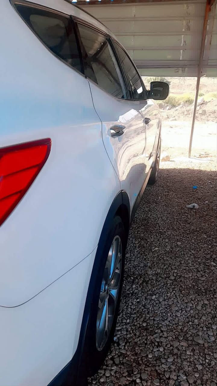 السلام عليكم 
هونداي سنتافي موديل 2013 
 • فتحة بانوراما
 • شاشات وكالة + اتصال لاسلكي
 • كشنات كهرباء وكلشي شغال 100%
 • داوخل نظيفة جدًا

📌 ملاحظة: بيهاطخه  خفيفة بالجاملغ (الجهة اليمنى) ومصلّحة بشكل مرتب. سياره احلى من الصور وماناقصه شي 

السعر: 153وبيه مجال 

📞 رقم الاتصال ***********
