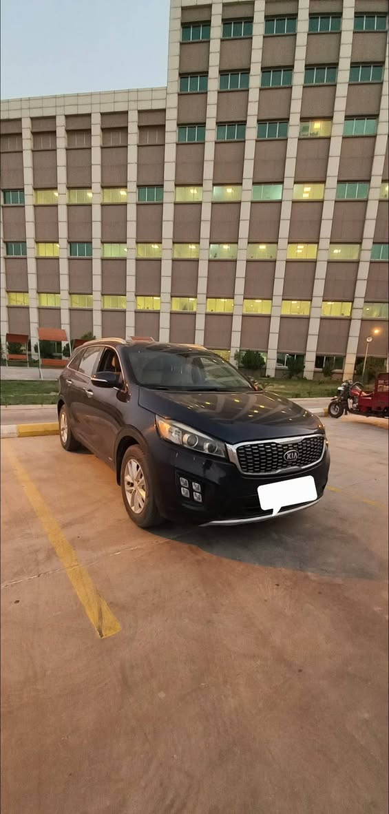 السلام عليكم
سورنتو مديل 18
وارد امريكي
محرك 4 سلندر مفتوح
7 راكب 
رقم بصره الجديد 
سنويه الى 30
بسمي مداور ثاني يوم
كير محرك حداديه
تبريد تدفئه كله كفاله
تخم تاير جديد 
باتري جديد 
السعر 150وبيه مجال
صور الحادث👇 
المكان ميسان
***********
بيع فقط🌹
