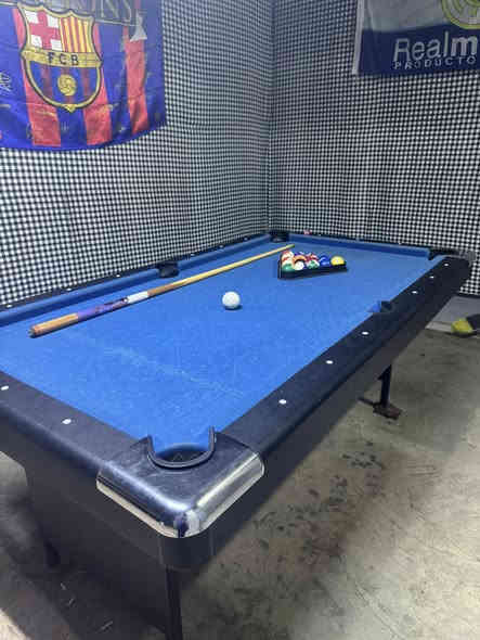 سلام عليكم متاح بليار حجم خاص الطول متر أو تسعين والعرض متر وثمانيه يجي ويا كيوب واحد أو طوباته مثل ما موضح بالصوره سعر 500 مكاني كركوك تواصل ***********
