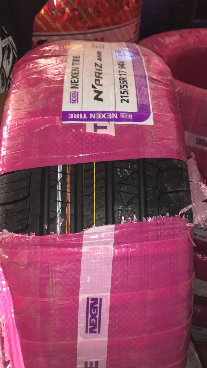 اطارات نكسن الكورية الجودة التي تثق بها تتوفر جميع القياسات سعر اقتصادي مقابل جودة ممتازة يتوفر لدى مكتب تبوك جميع القياسات النكسن الكورية .. 
✅ ثبات ممتاز على الطرق السريعة 
✅ جودة قوية مقابل سعر اقتصادي 
✅ هدوء أثناء القيادة 
توصيل مجاني لبغداد وجميع محافظات العراق 🇮🇶 
 ***********
