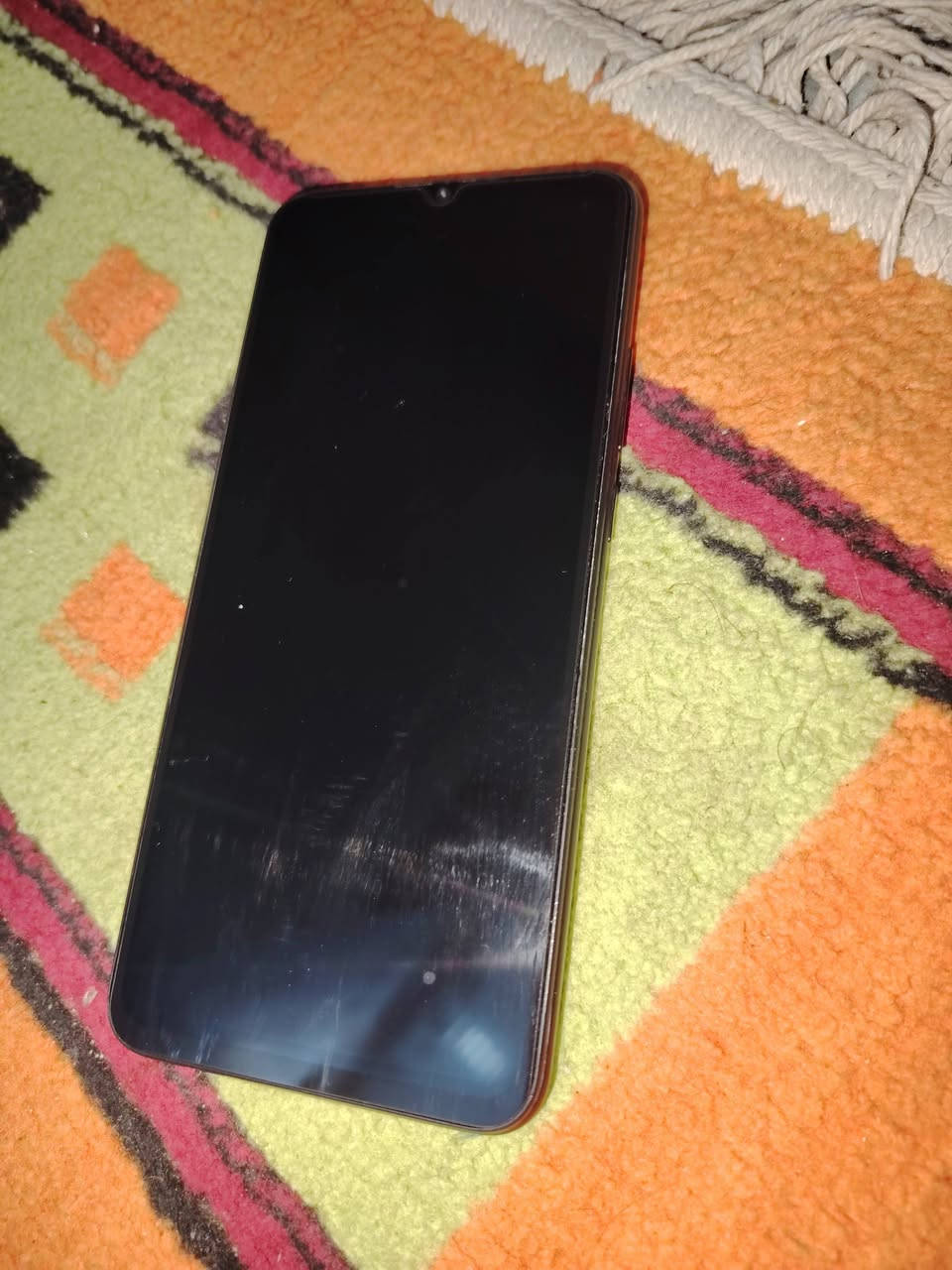 تليفون البيع السعر ١٠٠ وبي مجال قليل لا مصلح ولا مفتوح علة وضع الشركة المكان بغداد الرشاد ***********
