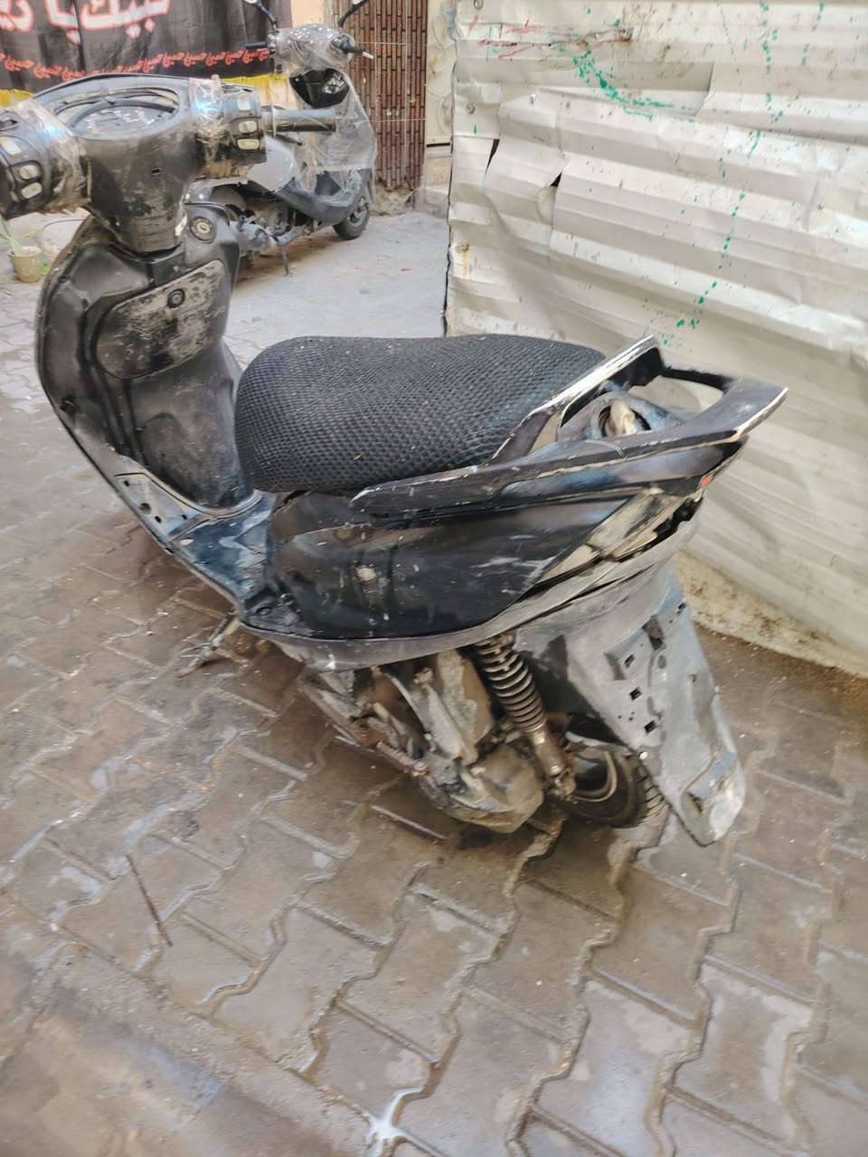 سلام عليكم ماكس 140للبيع
دراجه ماكس 140 كفراته بلاديه بس مكسره كهرباياته كله شغاله امانت الله بس عوزه باتري مابيه ولدراجه كايمه وطافيه متشتغل يعني ابيعلك كوم حديد ٢٠٠وبيه مجال 
مكاني بغداد الكاظميه يم جسر الكريعات للستفسار/***********
